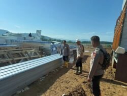 Di Tengah Pembangunan Hunian Pascabencana, Brimob Hadir Jaga Keamanan dan Kenyamanan Warga Batang Toru