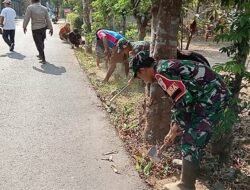 Wujudkan Lingkungan Asri, Babinsa Pakunden Ajak Warga Gotong Royong Dalam Jum’at Bersih