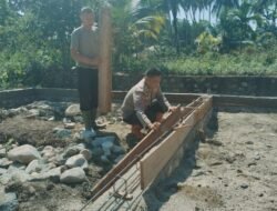 Gotong Royong di Tengah Pemulihan, Brimob Bangun Rumah Korban Banjir Bersama Warga